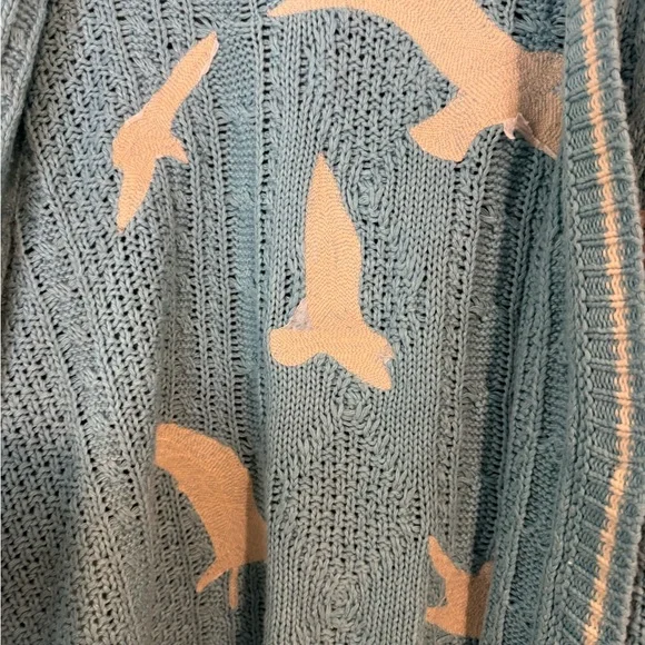 Taylor Swift Light Blue Cable Knit Cardigan - Picture 4 of 11